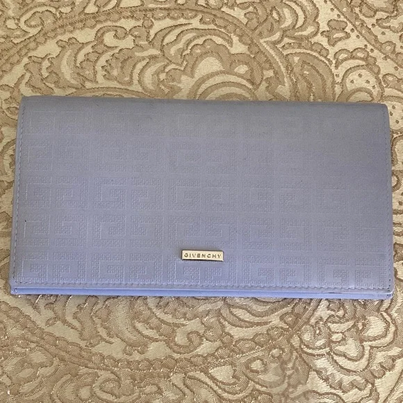 Givenchy Beautiful Lavender Natural Leather Long Wallet with COA. - Picture 3 of 15